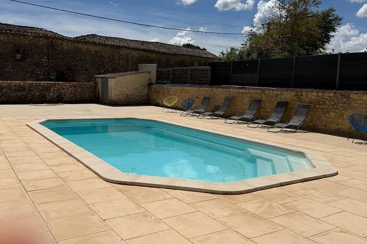 Location de vacances pour 10 personnes, avec Terrasse et Jardin à Saint-Laurent-la-Vernède