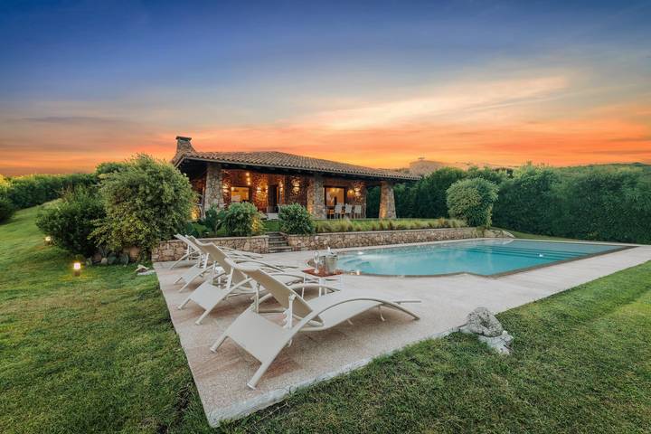 Villa per 6 persone, con terrazza e panorama a Santa Teresa Gallura