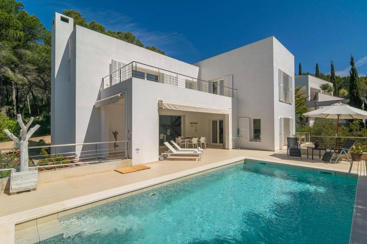 Villa 'Carritx' with Mountain View, Wi-Fi and Air Conditioning in Cala Provençal, Capdepera