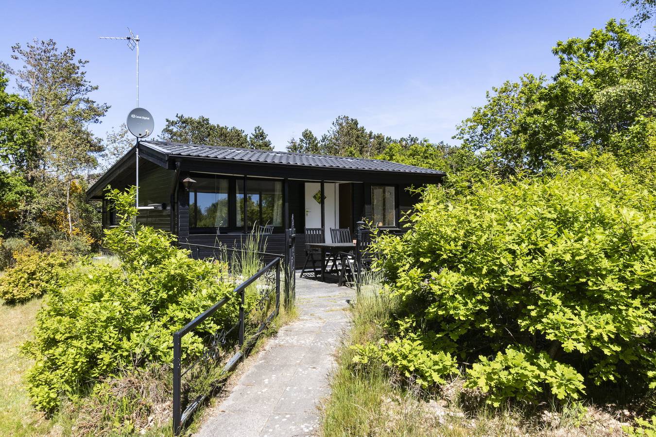Gemütliches Ferienhaus 100 m vom Sandstrand in Fjellerup Strand, Djursland