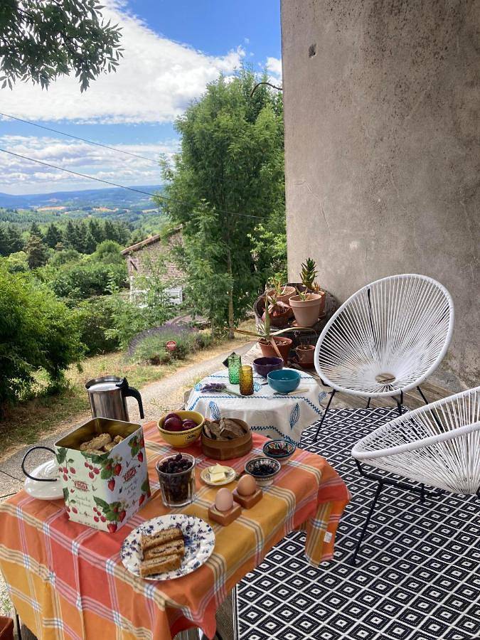 Location de vacances pour 2 personnes, avec jardin et vue à Vernoux-en-Vivarais - 2