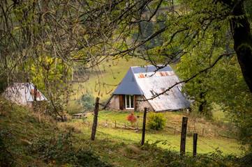 Gîte pour 7 personnes, avec vue et jardin, animaux acceptés à Mandailles-Saint-Julien
