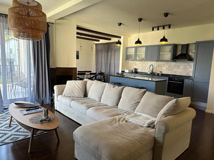 Willa dla 6 osób, z basen i taras oraz widok w Czarnogóra