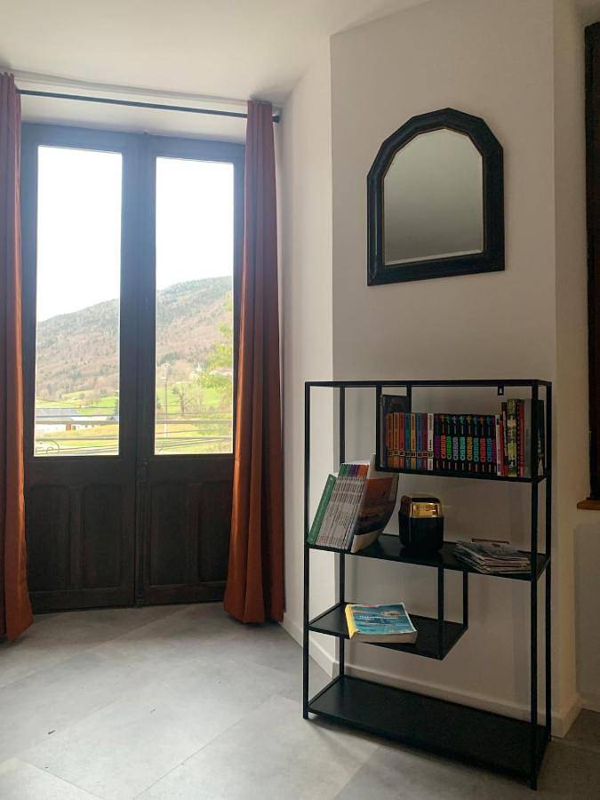 Gîte pour 4 personnes, avec vue ainsi que jardin et balcon à Leschaux - 2