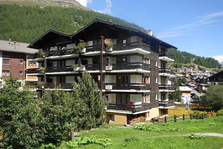 Ferienwohnung für 2 Personen, mit Balkon und Terrasse sowie Ausblick in Saas-Fee