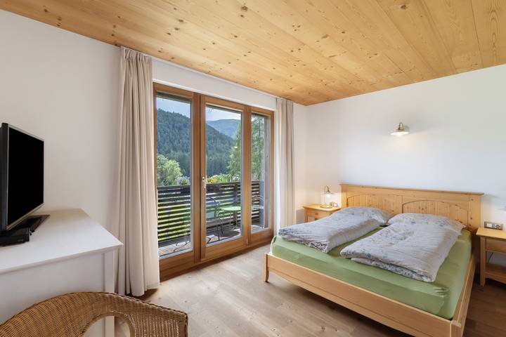 Studio for 2 people, with balcony and lake view - 1
