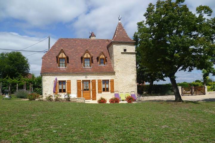 Gîte pour 4 personnes, avec jardin et terrasse, animaux acceptés à Caniac-du-Causse