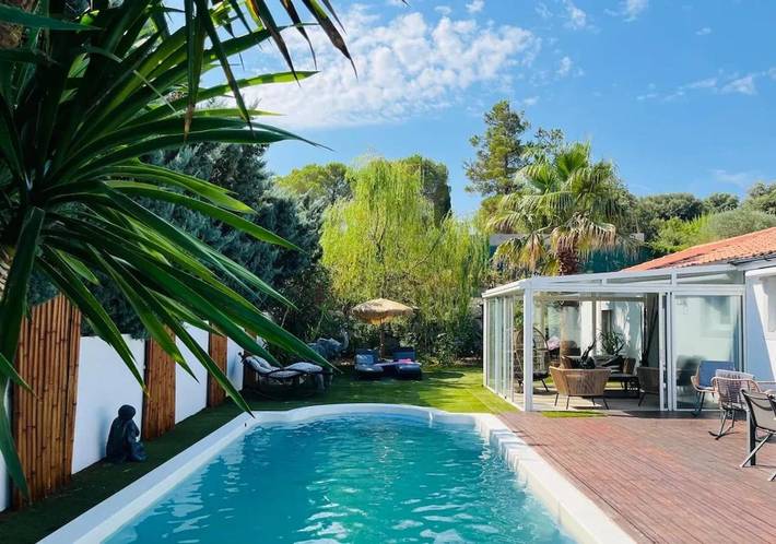 Location de vacances pour 6 personnes, avec terrasse ainsi que jardin et piscine à Saint-Paul-et-Valmalle - 2