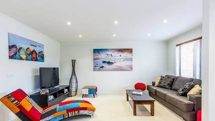 Holiday Home for 8 People in Inverloch, Bass Coast Shire, Photo 3