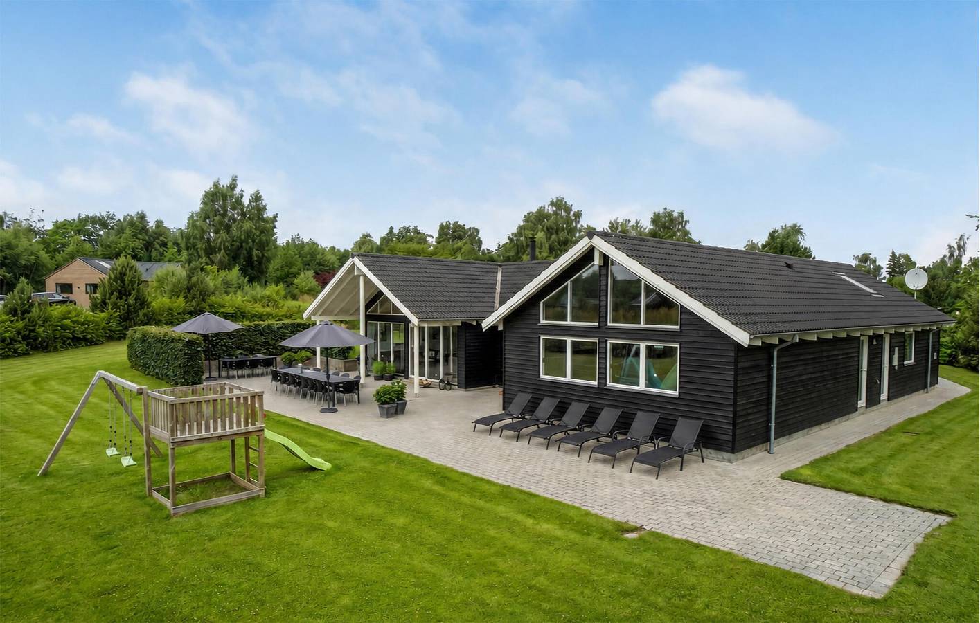 Feriehus for 18 personer med pool in Tisvilde, Kattegat