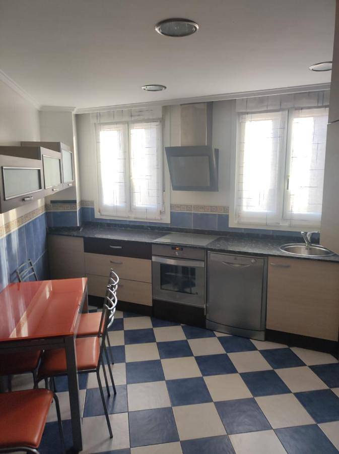 Apartamento entero, Three-Bedroom Apartment in Elciego, Rioja Alavesa