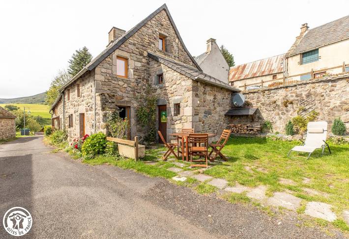 Gîte pour 4 personnes, avec Terrasse ainsi que Jardin et Vue