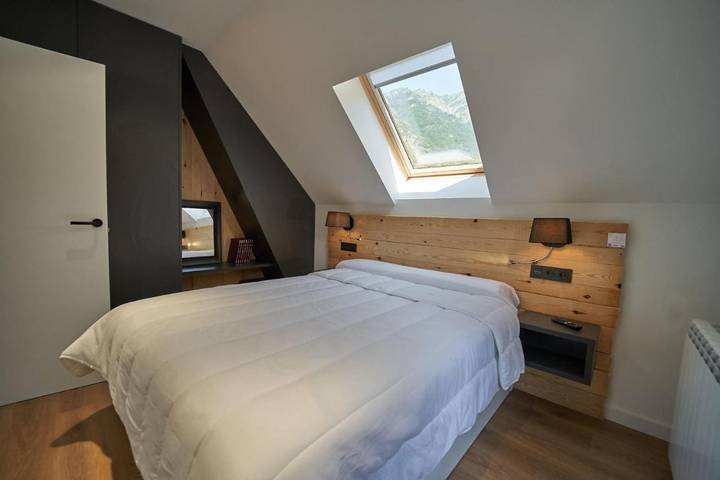 Gîte pour 4 personnes, avec terrasse à Bossòst - 2