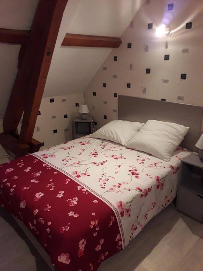 Cottage pour 2 personnes, avec jardin à Saint-Yorre