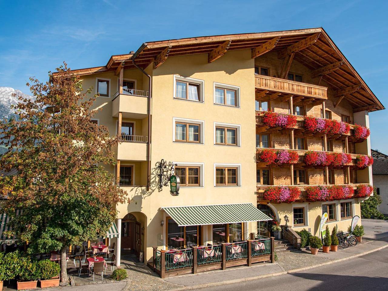 Hotel Rettenberg - Doppelzimmer in Tuxer Alpen, Kolsass