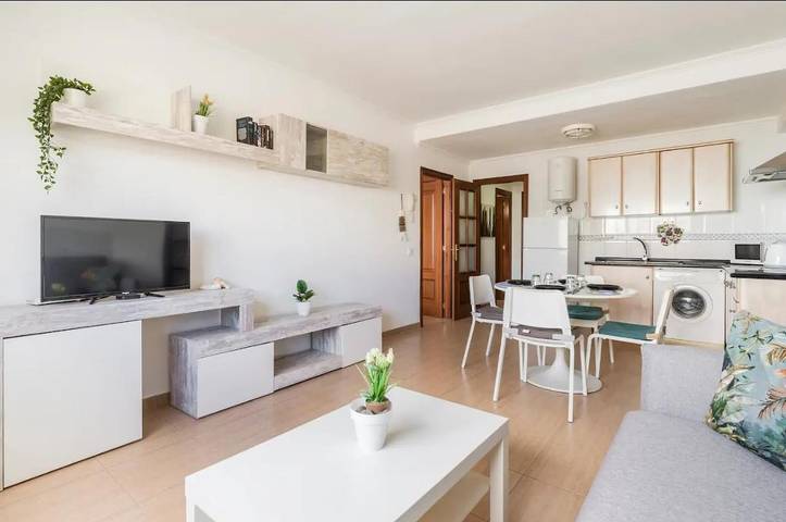 Apartamento para 4 personas, con Balcón además de Terraza y Vistas en Playa Chica