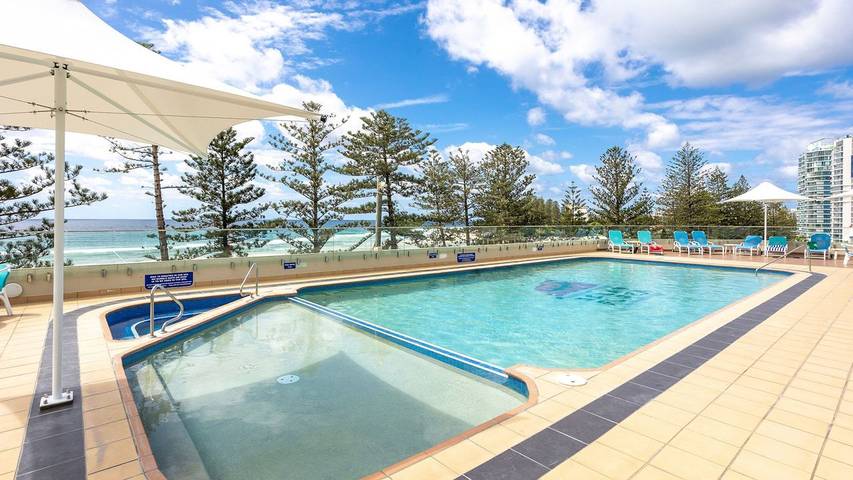 Holiday apartment for 6 people, with balcony/terrace and pool in Coolangatta