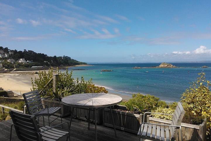 Location de vacances pour 8 personnes, avec terrasse et jardin dans Plage des Sables Blancs (Douarnenez)