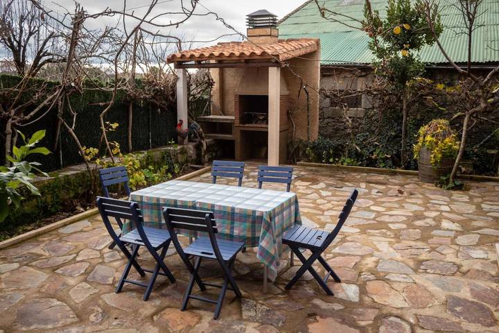 Casa rural para 11 personas, con Balcón y Terraza además de Jardín y Vistas en Molinillo - 4