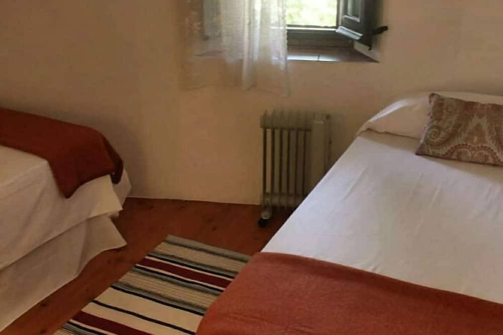 Casa Rural El Revolt de Martís (Se hacen descuentos) in Esponellá, Pla de l'Estany