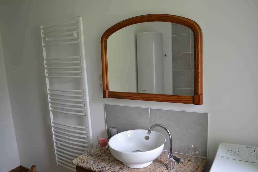 Appartement entier, Appartement neuf avec jardin à 5 min de Laruns. in Bielle (Pyrénées-Atlantiques), Béarn
