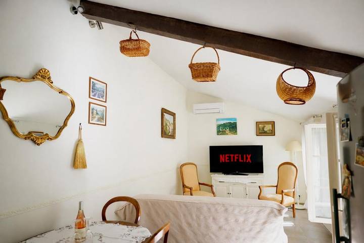 Gîte pour 4 personnes, avec jardin et vue dans Montfavet