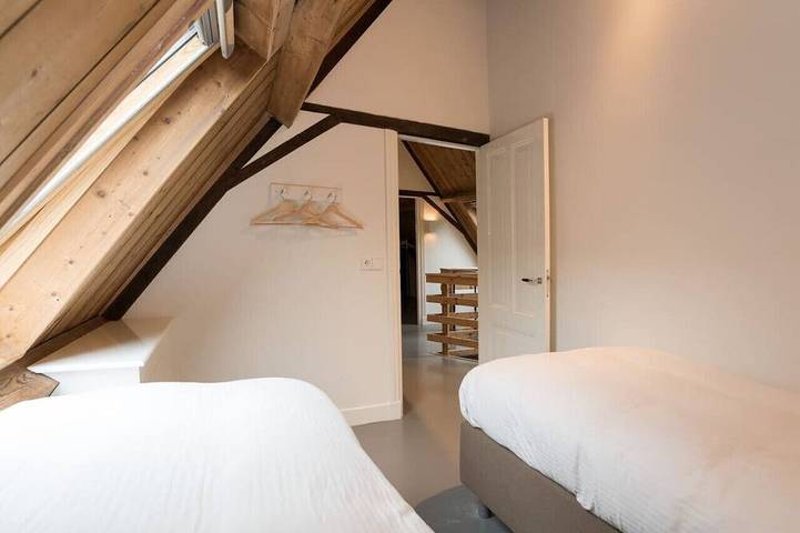 1. Stylish Fully Equipped Family Home with Big Garden in Abcoude, Groene Hart