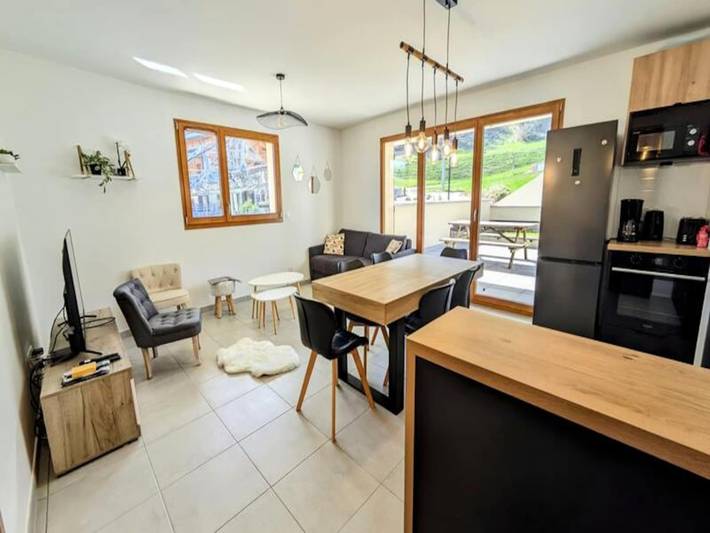 Gîte pour 7 personnes, avec terrasse, adapté aux familles dans Station de la Feclaz le Revard - 2