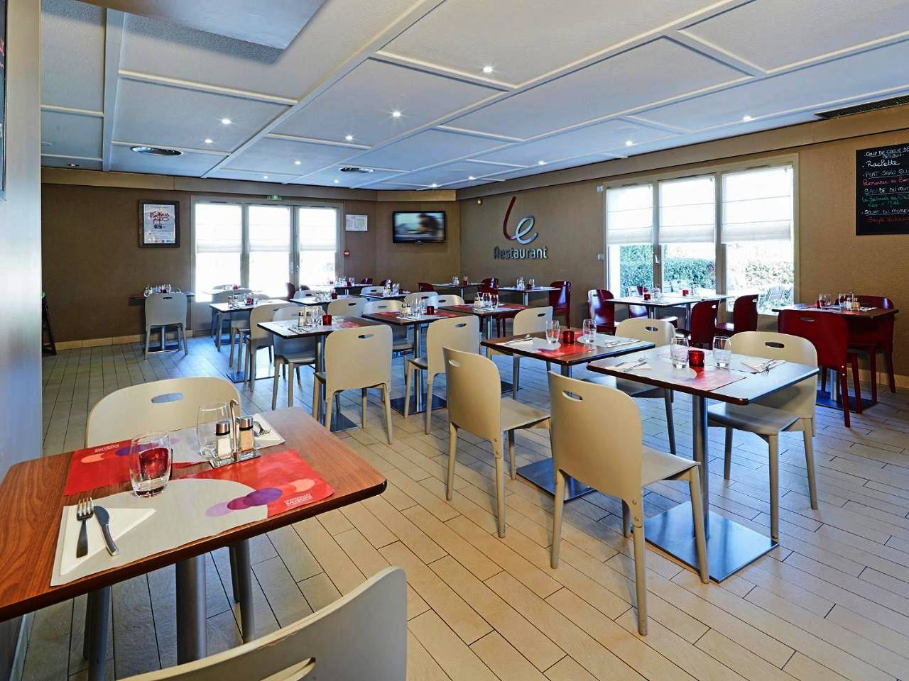 New Generation Twin Room in Meyreuil, Côte méditerranéenne (France)