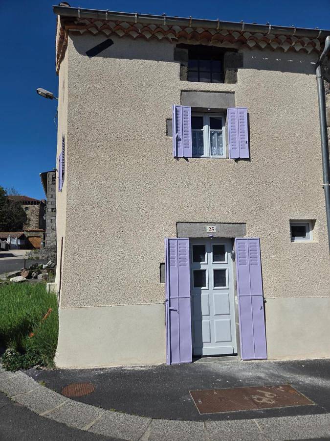 Location de vacances pour 4 personnes, avec terrasse, adapté aux familles à Cerzat - 2