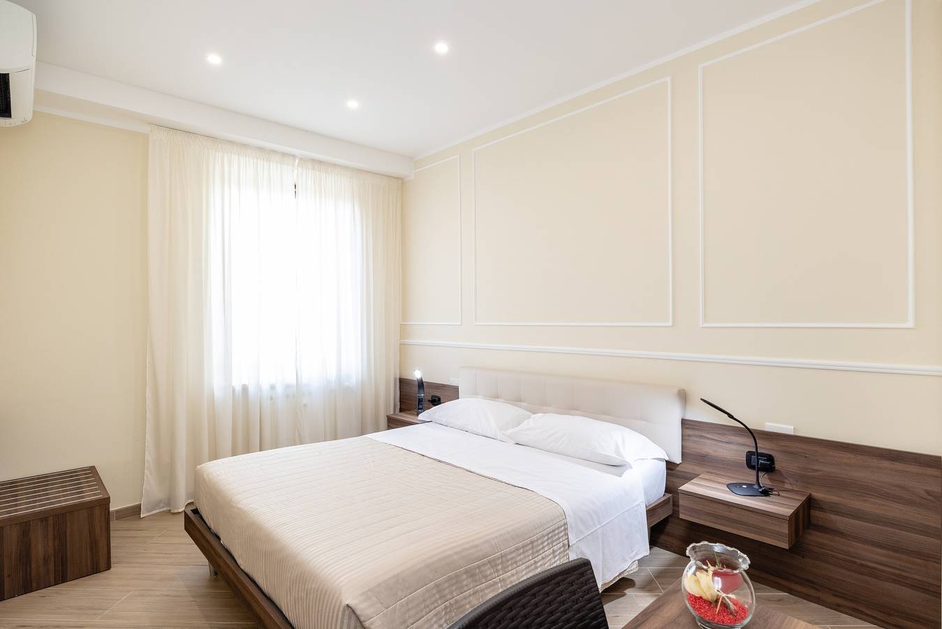 Entire vacation apartment, Scaligero Rooms 3 - Rigoletto in Centro Storico di Verona, Verona