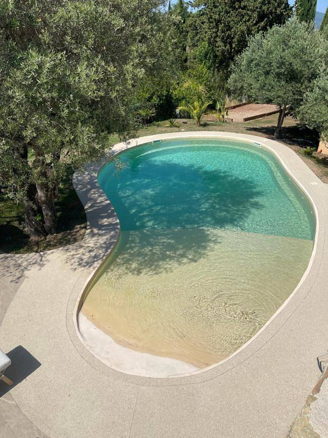 Chambre d’hôte pour 2 personnes, avec Balcon et Terrasse ainsi que Jardin et Piscine à Tourrettes