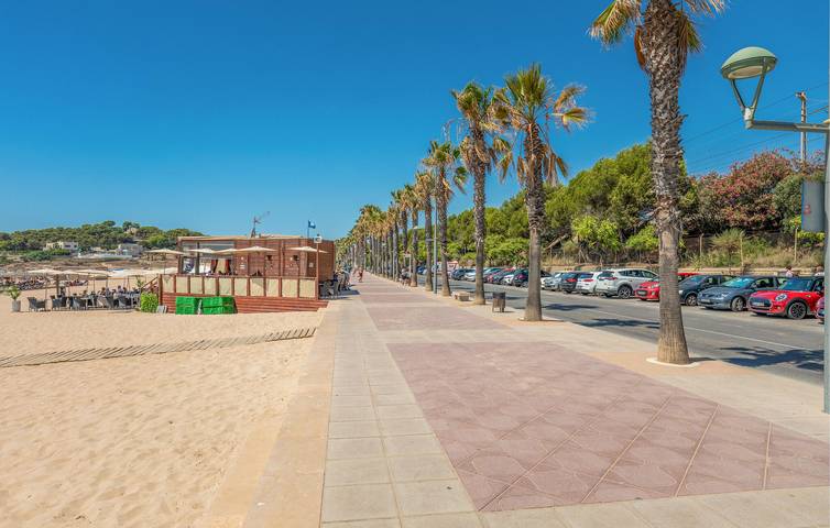 Ganze Ferienwohnung, Luxus-Apartment mit Aufzug, TV und Flussblick in Deltebre, Delta de l'Ebre