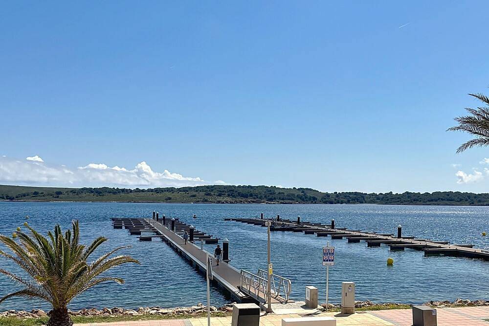 Entire apartment, Apartamento con vistas al mar en Fornells in Fornells, Es Mercadal