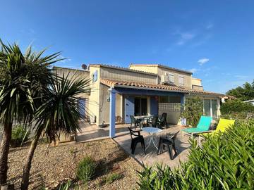 Location de vacances pour 10 personnes, avec terrasse et piscine, animaux acceptés à Portiragnes