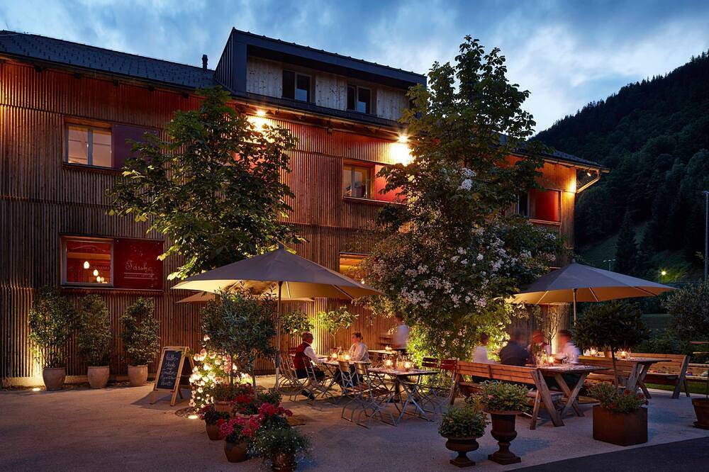 Dreibettzimmer mit Halbpension - Hotel Wirtshaus Taube in Bizau, Bregenzerwald