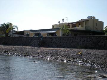 Hôtel pour 2 personnes, avec terrasse ainsi que vue et jardin à Santa Marina Salina