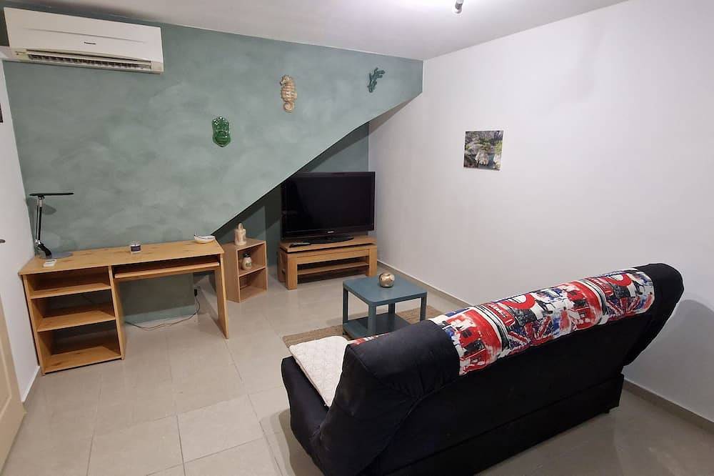 Apartamento entero, Apartment T2 Le Port Miou in ground floor villa located 5 km from Cassis in Carnoux-en-Provence, Marsella region