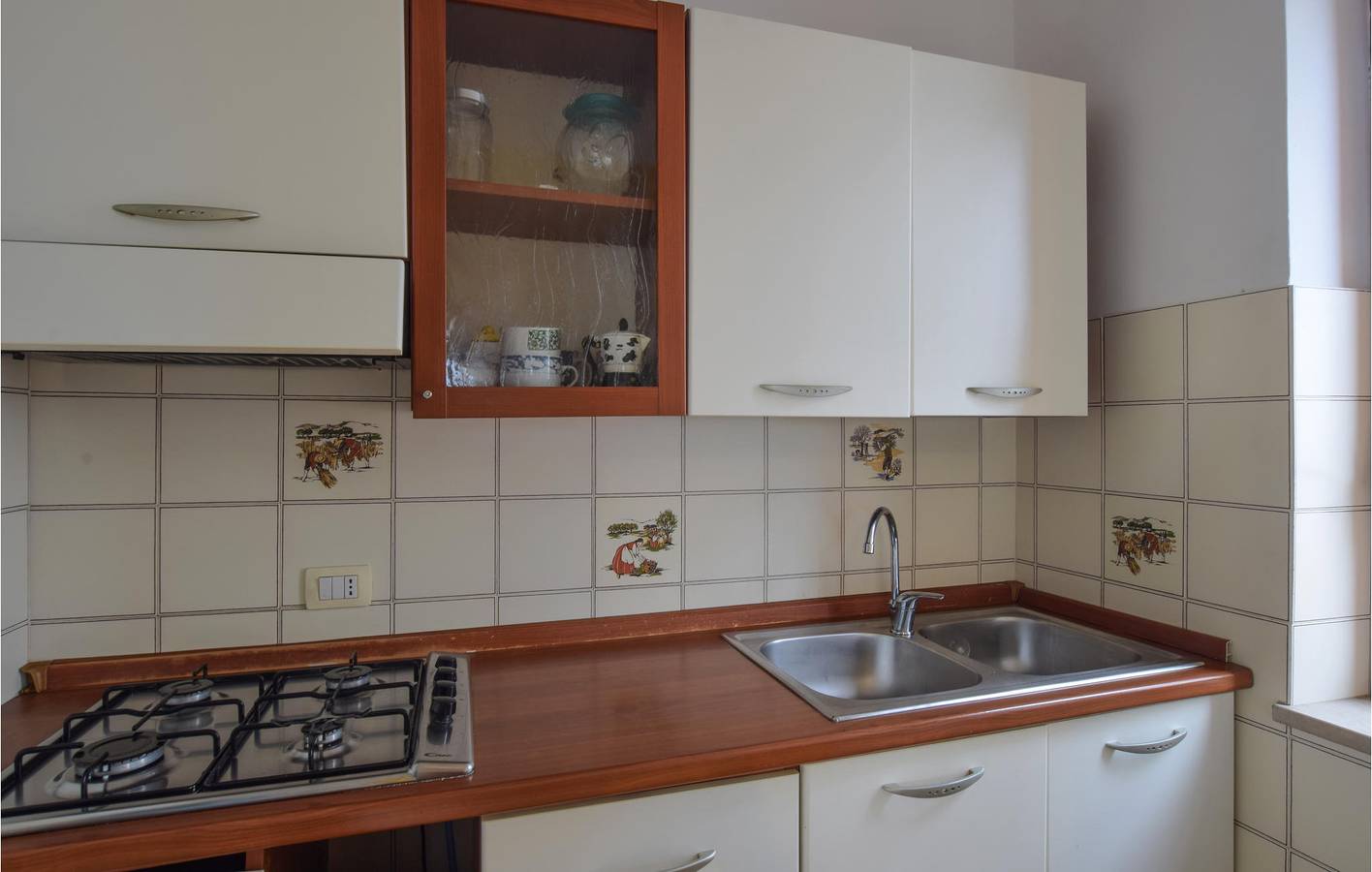 Apartamento vacacional entero, Apartamento con vistas al mar, jardín, aparcamiento e Internet in Nocera Terinese, Provincia de Catanzaro