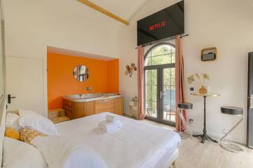 Gîte pour 2 personnes, avec jacuzzi ainsi que terrasse et jardin à Dardilly