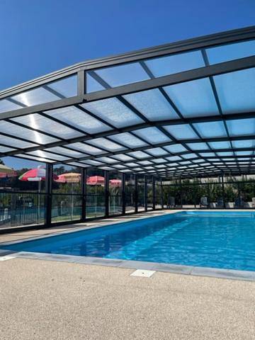 Gîte pour 6 personnes, avec piscine ainsi que vue et jardin à Saint-André-de-Seignanx