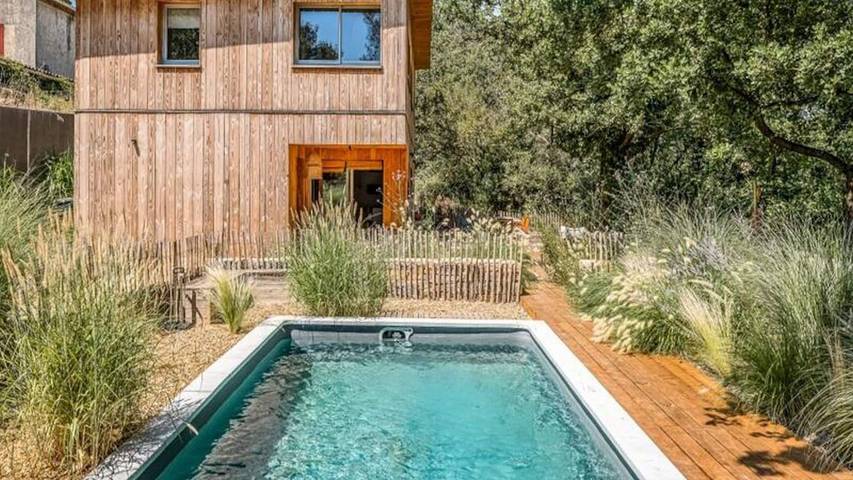 Location de vacances pour 7 personnes, avec piscine et jardin à La Roque-d'Anthéron