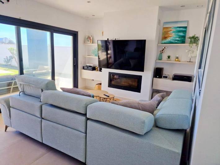 Location de vacances pour 8 personnes, avec vue et piscine ainsi que sauna et jardin, animaux acceptés à La Línea de la Concepción - 3