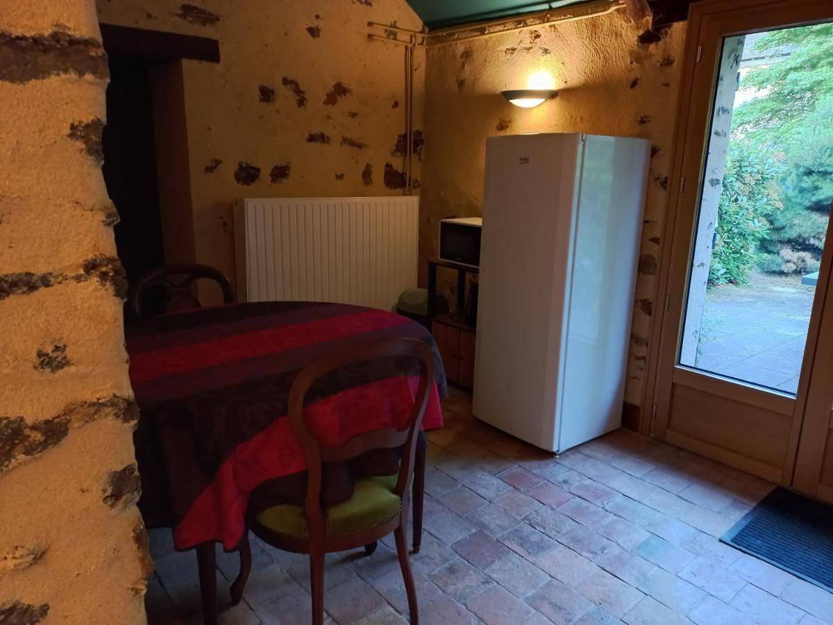 Double Room with Private Bathroom in Ruaudin, Sarthe