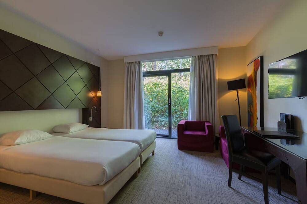 Your Ideal Stay Near Eindhoven! Indoor Pool, Free Parking, Onsite Dining! in Leende, Nordbrabant