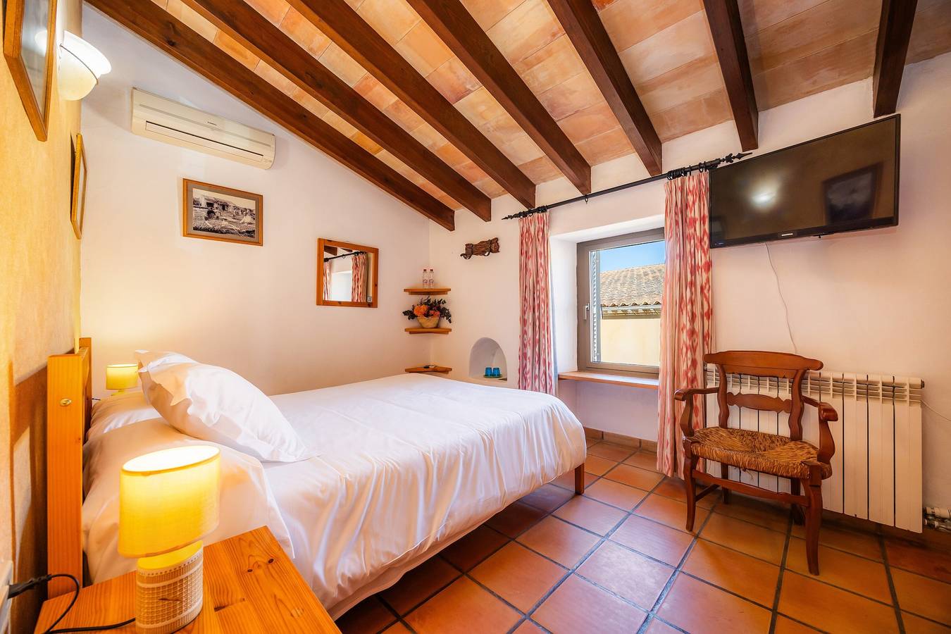 Doppelzimmer mit Gemeinschaftspool, Wlan und Klimaanlage in Sineu, Mallorca Inselmitte