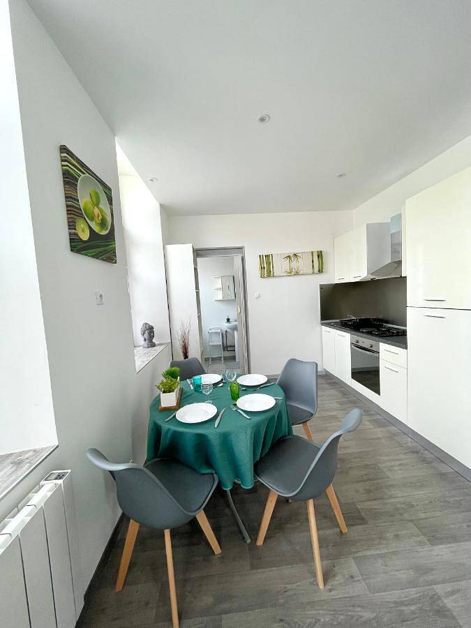 Appartement entier, Classic Apartment in Givet (homonymie), Parc naturel régional des Ardennes