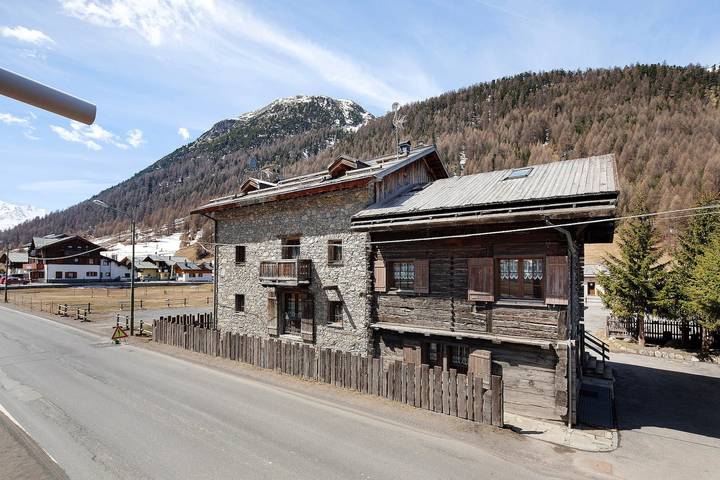 Appartamento 'Lois' con vista montagna, giardino condiviso e Wi-Fi in Livigno, Valtellina