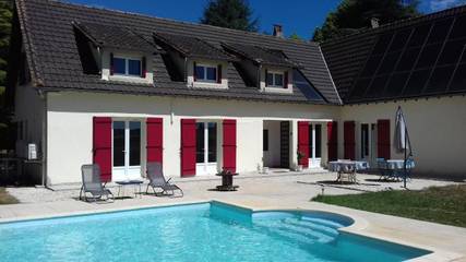 Chambre d’hôte pour 2 personnes, avec vue et piscine ainsi que jardin et terrasse à Sigoulès