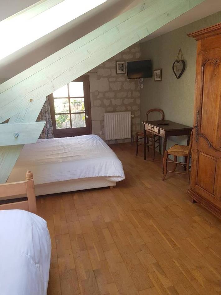 Chambre d’hôte pour 2 personnes, avec piscine ainsi que terrasse et vue à Chinon - 2